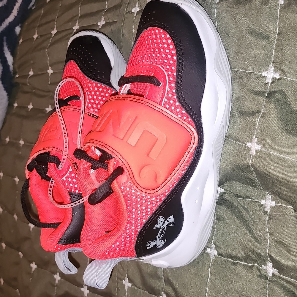 Under Armour Kids 11k Brand New No Tags